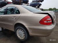 Mercedes-Benz E (W211) 2003 - Автомобиль на запчасти