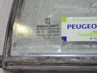 Peugeot 406 1995-2004 Стекло треугольник задней двери, правый (универсал) Запчасть код: 9203CC