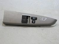 Toyota Hilux Переключатель стеклоподъемника, левый (перед.) Запчасть код: 84820-0K051
Тип кузова: Pikap
Тип...
