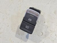 Volkswagen Golf 7 переключатель (электромеханических стояночный тормоз) Запчасть код: 5G0927225D WZU
Тип кузова: 5-ust ...
