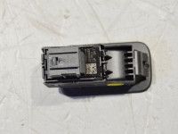 Volkswagen Golf 7 Переключатель стеклоподъемника, правый (перед.) Запчасть код: 5G0959855D  WHS
Тип кузова: 5-ust...
