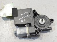 Volkswagen Passat 2005-2010 Двигатель стеклоподъемника, правый передний Запчасть код: 3C0959702