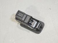 Volkswagen Golf 7 Переключатель стеклоподъемника, правый (перед.) Запчасть код: 5G0959855K WHS
Тип кузова: 5-ust ...