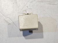 Toyota Yaris 1999-2005 Поворотник Реле Запчасть код: 81980-05040