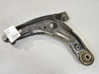 Toyota Yaris 2011-2020 Рычаг, правый (передний) нижний Запчасть код: 48068-09150