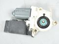 Seat Leon Двигатель стеклоподъемника, правый передний Запчасть код: 1C0959802C 03E
Тип кузова: 5-ust ...