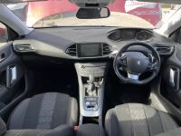 Peugeot 308 2017 - Автомобиль на запчасти
